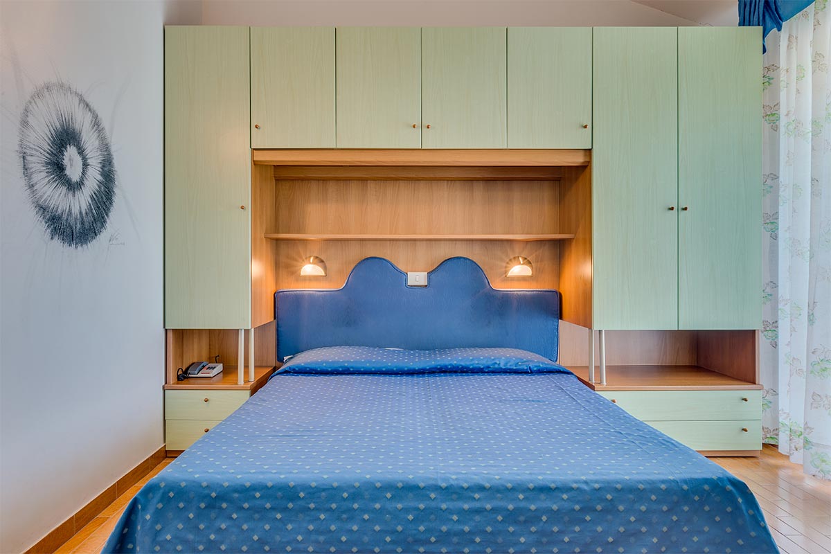 Elegance Family (EN)